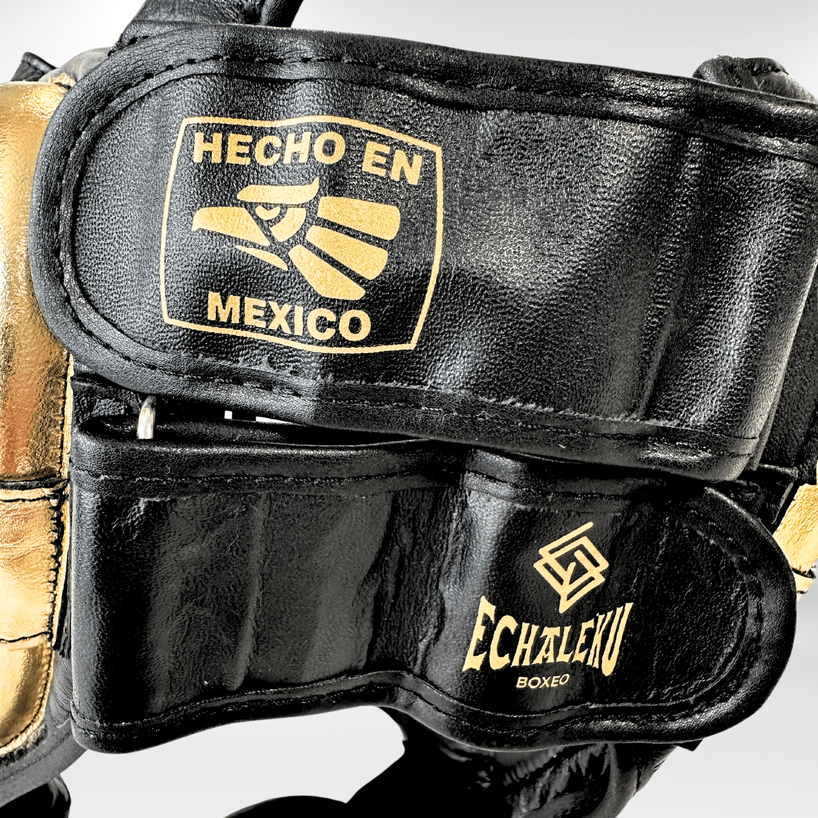 Casco Boxeo Barra Piel Completa Sparring Negro y Bordado Dorado - Echaleku Boxeo
